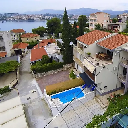 Apartmán Family-friendly With Swimming Pool - Split - 7539 Podstrana
