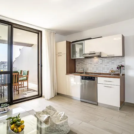 Apartmán Family-friendly With Swimming Pool - Split - 7539 *