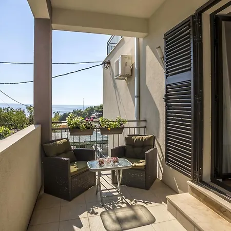 Family-friendly With Swimming Pool - Split - 7539 Apartmán