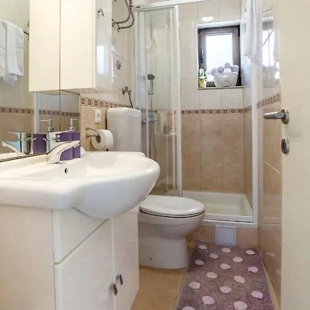 Family-friendly With Swimming Pool - Split - 7539 Podstrana