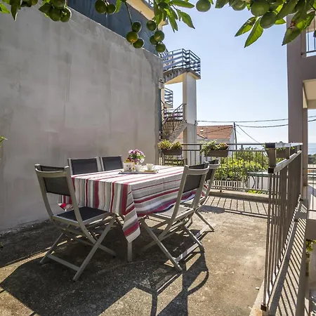 Family-friendly With Swimming Pool - Split - 7539